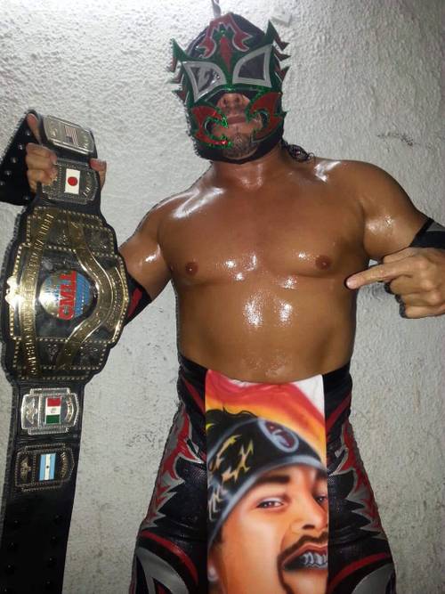 Rey Escorpión, Campeón Mundial de Peso Semicompleto del CMLL / Arena Coliseo de Occidente, Guadalajara, Jalisco - 1ro. de diciembre de 2013 / Imagen de @acogdl