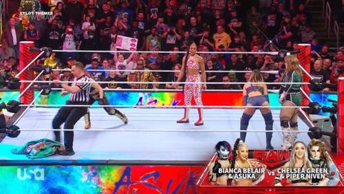 Asuka y Bianca Belair vs Chelsea Green y Piper Niven en WWE RAW 20 de marzo 2023