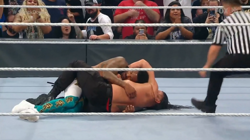 Roman Reigns vs. Montez Ford - WWE SmackDown 24 de septiembre 2021