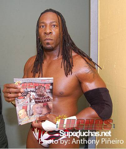 Booker T junto a la Revista Súper Luchas