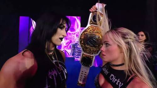 Rhea Ripley carea con Liv Morgan en WWE Saturday Night's Main Event (14 de diciembre de 2024) - WWE