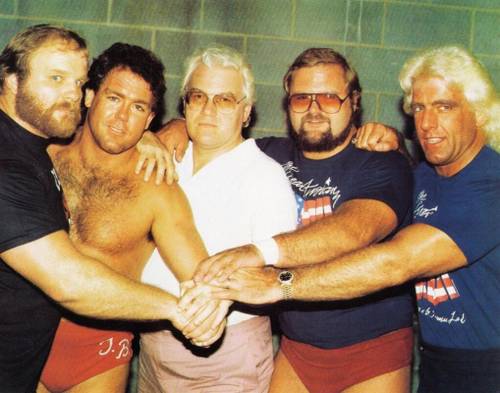 Los Four Horsemen originales, junto a James J. Dillon