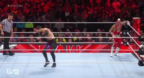 Rey Mysterio y Finn Balor en WWE RAW 10 de abril 2023