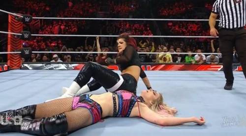 Bayley y Alexa Bliss WWE RAW 19 de septiembre 2022