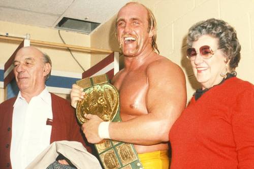 Hulk Hogan con sus padres