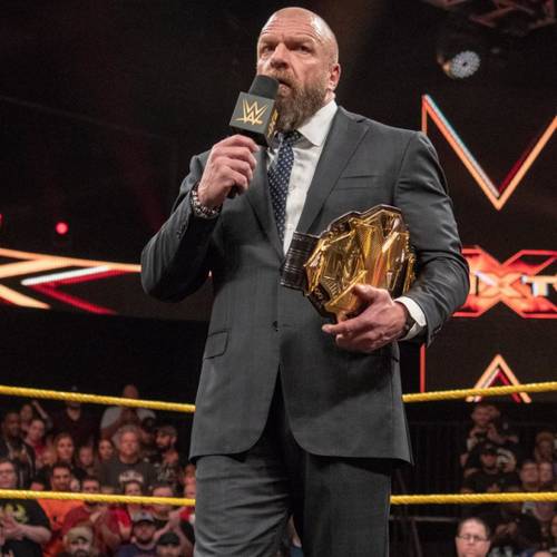Triple H con el Campeonato NXT - WWE.com