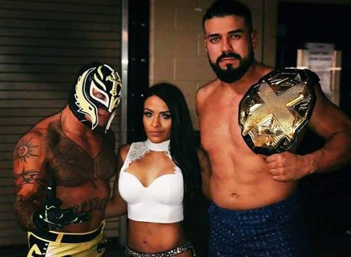 Rey Mysterio, Zelina Vega y el Campeón NXT, Andrade &quote;Cien&quote; Almas en Backstage del PPV WWE Royal Rumble 2018 (28/01/2018) / WWE©