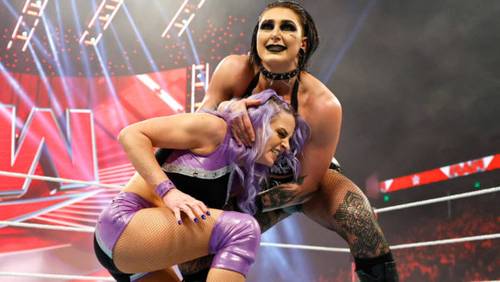 Rhea Ripley y Candice LeRae en Raw 09 01 2023 WWE