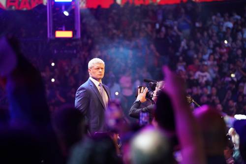 Cody Rhodes en el Raw después de WrestleMania 38