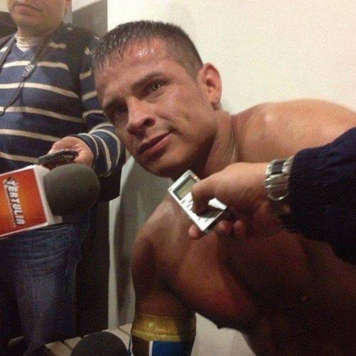 Volador Jr. (Ramón Ibarra Rivera) tras perder la máscara ante La Sombra en el 80 Aniversario del CMLL / Arena México – 13 de septiembre de 2013 / Image by luchawiki.org