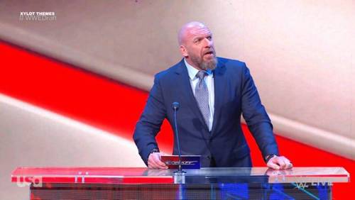 Triple H en WWE RAW 1 de mayo 2023