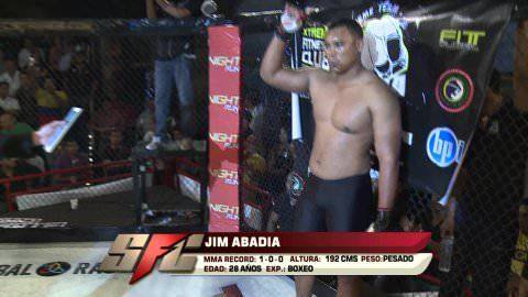 Jim &quote;La Roca&quote; Abadía, peleador de Barranquilla, Colombia en SFC Striker