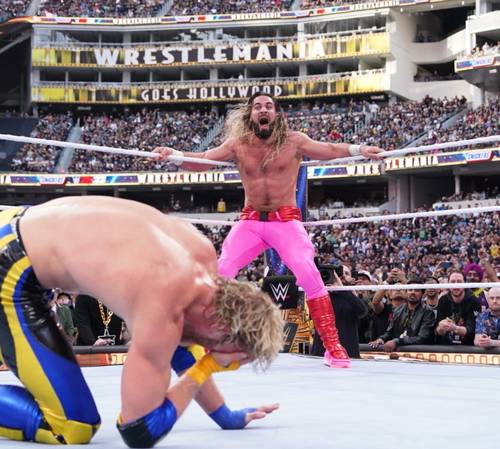 Seth Rollins en su ultima victoria en WrestleMania 39 ante Logan Paul