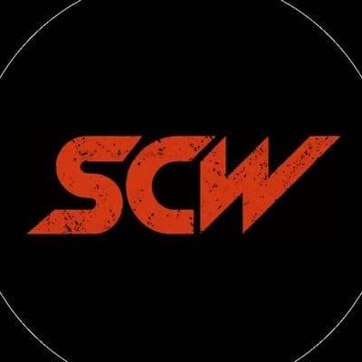 Superluchas - El logotipo de SCW Pro Wrestling sobre un fondo negro.