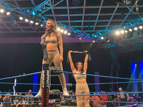 The IInspiration tras ganar el Campeonato de Parejas Knockouts en IMPACT durante Bound For Glory 2021