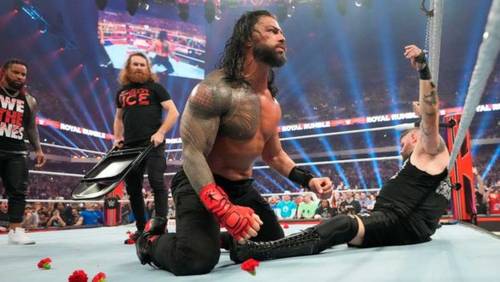 Roman Reigns Sami Zayn Kevin Owens y The Bloodline en Royal Rumble 2023 WWE
