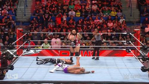 Bronson Reed ataca a Ricochet y Shinsuke Nakamura en Raw (05/06/2023) / WWE