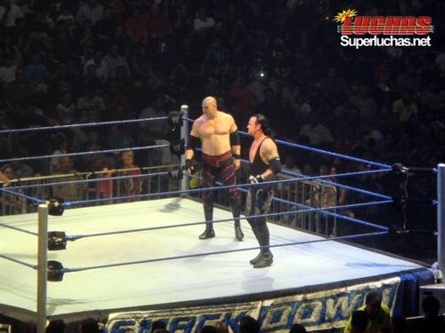 The Brothers of Destruction (Kane & Undertaker) en Monterrey (mayo 2010) / Photo by @Sandy_HHH