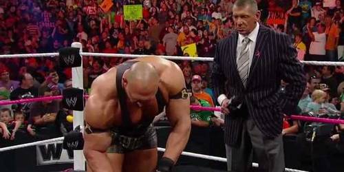 En los últimos años los fans han sabido más de Ryback por sus permanentes ataques a WWE y sus líos legales contra Vince McMahon