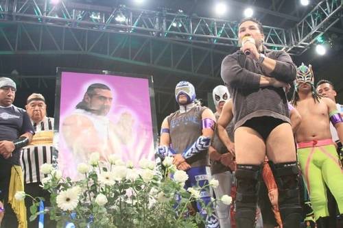 AAA Sin Límite: emotivo homenaje a Héctor Garza / Gimnasio “Agustín Millán” de Toluca, Edomex – 30 de mayo de 2013 / Photo by www.luchalibreaaa.com