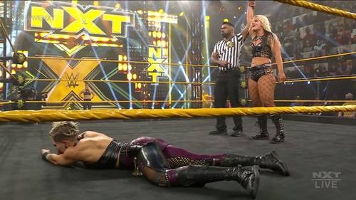Toni Storm y Rhea Ripley - NXT 16 de diciembre 2020