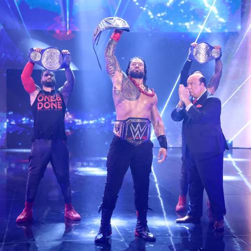 Roman Reigns, Paul Heyman y The Usos en WrestleMania Backlash 2022 - WWE