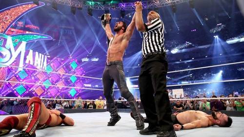 Seth Rollins se corona Campeón Intercontinental por primera vez en su carrera; WrestleMania 34 (08/04/2018) - WWE