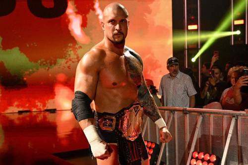 Karrion Kross como Campeón NXT en Raw