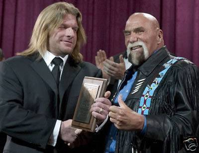 Triple H y Superstar Billy Graham en la Ceremonia 2004 del Salon de la Fama WWE