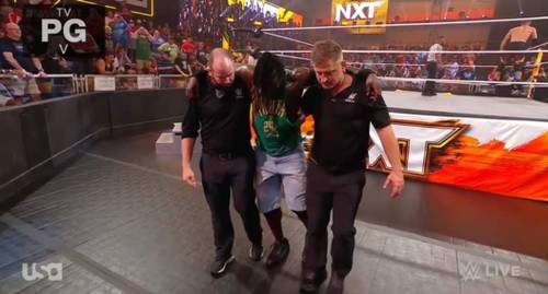 R-Truth salió lesionado en WWE NXT 1 de noviembre 2022