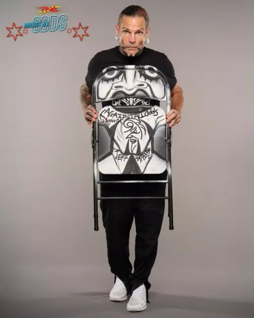 Jeff Hardy subasta su silla pintada y autografiada por él en el PPV TNA Against All Odds 2024 por más de mil dólares