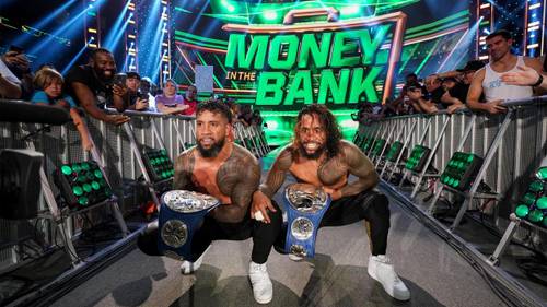 The Usos en Money in the Bank 2021 tras ganar el Campeonato de Parejas SmackDown - WWE