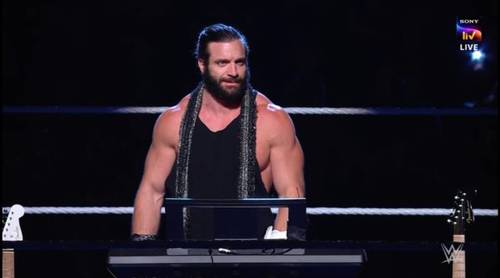 Elias en WWE RAW 17 de octubre 2022