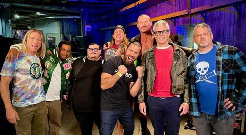 Parte del equipo de Jackass con Randy Orton y Riddle en WWE