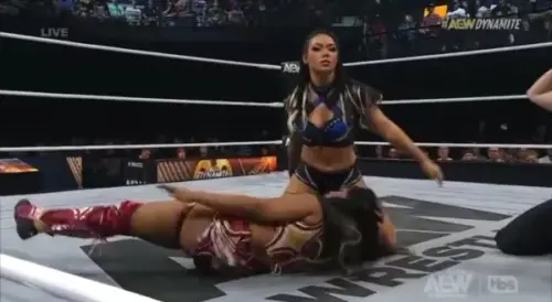 AEW Dynamite 10 de junio de 2026 Skye Blue vs. Maya World