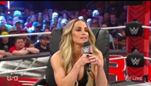Trish Stratus en WWE RAW 22 de mayo 2023