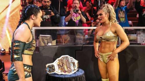 Tiffany Stratton y Lyra Valkyria persiguiendo el Campeonato Femenil NXT