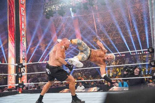 Brock Lesnar vs Cody Rhodes en WWE Night of Champions 2023