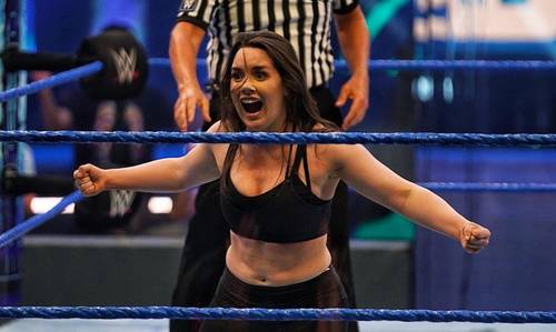 Nikki Cross insinúa su regreso esta noche en Raw