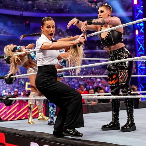 Rhea Ripley elimina a Ivory en el WWE Royal Rumble 2022 (29/01/2022) / WWE