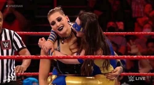 Rhea Ripley y Nikki A.S.H. - WWE Raw