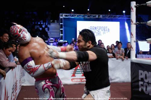 Sigue la rivalidad entre Myzteziz y el Hijo del Perro Aguayo / Foto cortesía Lucha Libre AAA