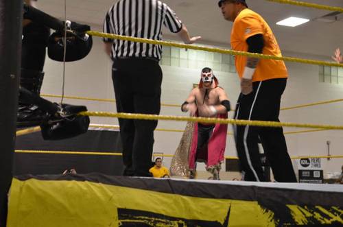 El Generico debuta en NXT / Photo by JDC4654 - imgur.com