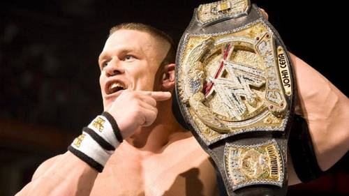 John Cena con la versión Spinner Belt del Campeonato WWE - WWE