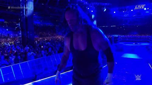 Roman Reigns derrota y RETIRA a The Undertaker en WWE WrestleMania 33 (02/04/2017) / Twitter.com/WWE