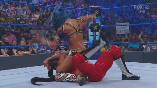 Sasha Banks y Bianca Belair - WWE SmackDown 30 de julio 2021