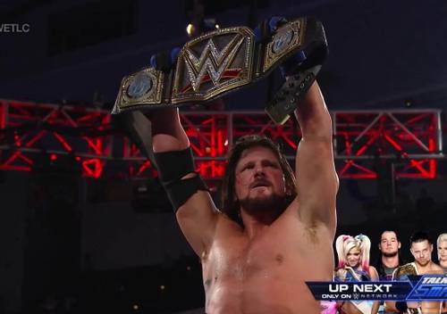 AJ Styles reetiene el Campeonato Mundial Peso Completo SmackDown tras la traición de James Ellsworth a Dean Ambrose (04/12/2016) / Twitter.com/WWEUniverse