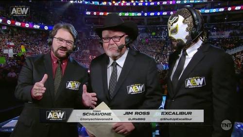 Tony Schiavone, Jim Ross y Excalibur en AEW Dynamite del 16 de octubre de 2019 - AEW