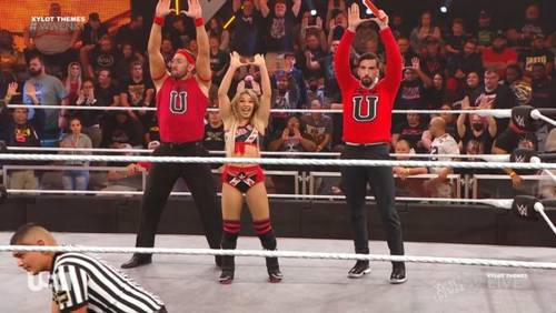 Thea Hail con Andre Chase y Duke Hudson en WWE NXT 17 de enero 2023