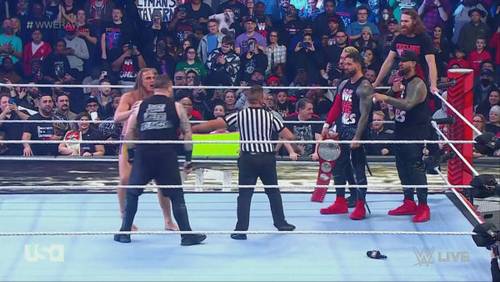 The Usos vs Kevin Owens y Matt Riddle en WWE RAW 5 de diciembre 2022